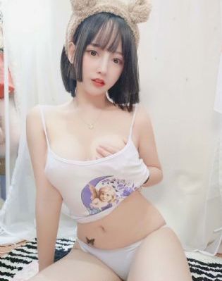 车里教练一口咬住我的奶_720日韩免费观看