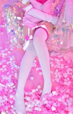 漂亮的小婊孑2_JVID性感写真