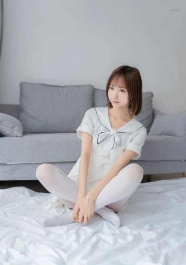 亲嘴扒胸摸屁股激烈网站免费下载_DVD免费播放
